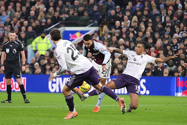 Morgan Rogers rực sáng, Aston Villa quật ngã Man Utd tại Villa Park