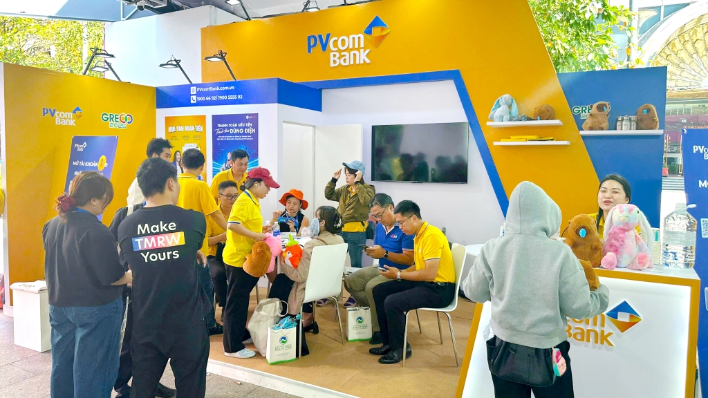 "Ngân hàng không giấy" – giao dịch thông minh: Hướng đi bền vững của PVcomBank trong kỷ nguyên tài chính xanh