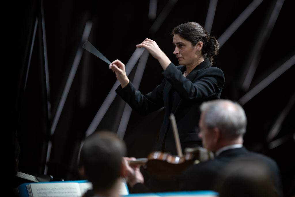 Nhạc trưởng Sophie Dervaux