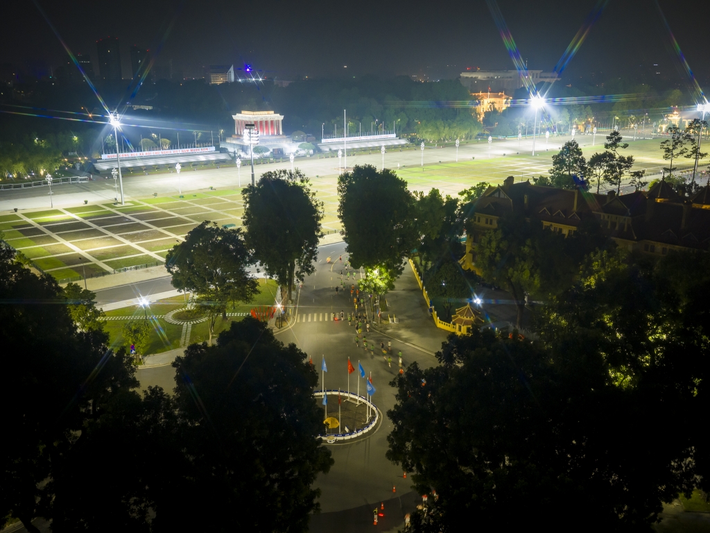 Vận động viên được trải nghiệm cung đường đi qua danh thắng mang tính biểu tượng tại Hà Nội.