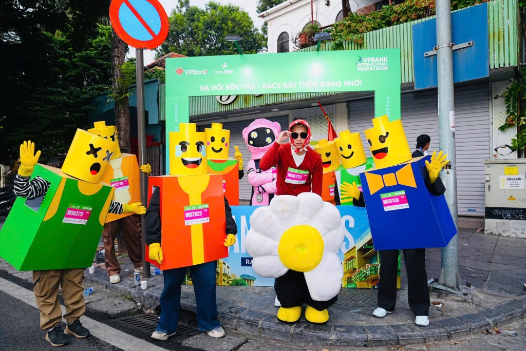 Giải chạy trở thành ngày hội tại Thủ đô với chuỗi hoạt động sôi nổi.