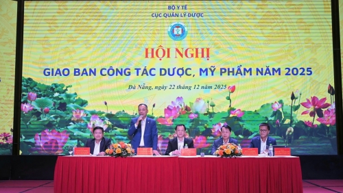 Hoàn thiện thể chế, đẩy mạnh chuyển đổi số, bảo đảm nguồn cung thuốc