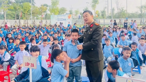 Giáo dục pháp luật về trật tự an toàn giao thông