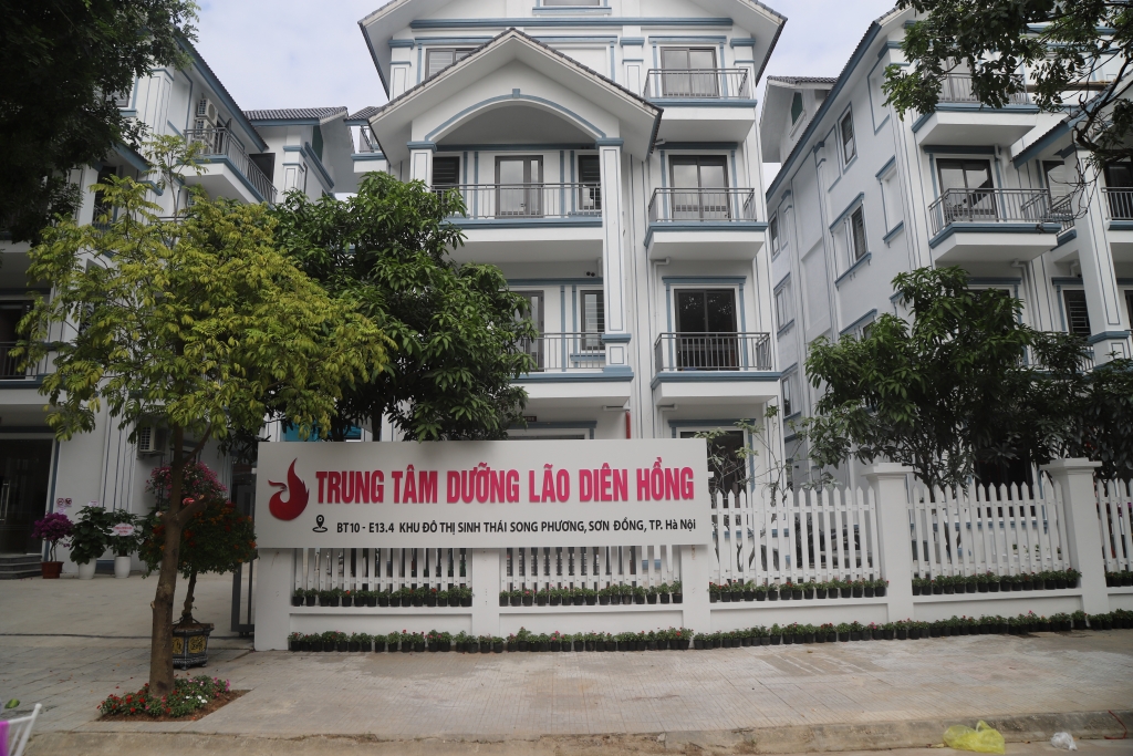 Một trung tâm dưỡng lão được xây dựng khang trang trong khuôn viên khu đô thị sinh thái Bắc An Khánh, Hà Nội. Ảnh: LT