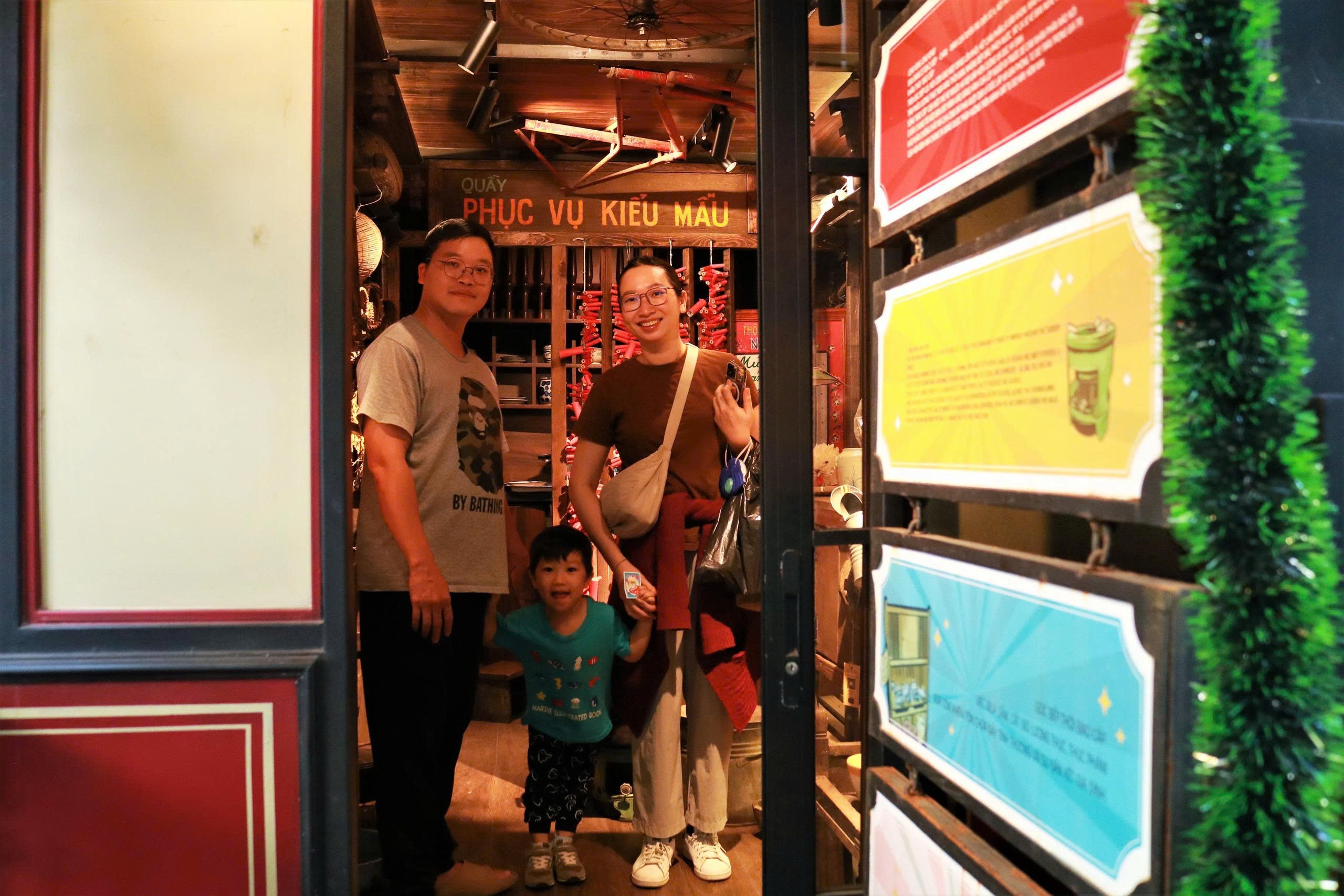 Giới trẻ Hà thành mê mẩn với không gian đón Giáng sinh 