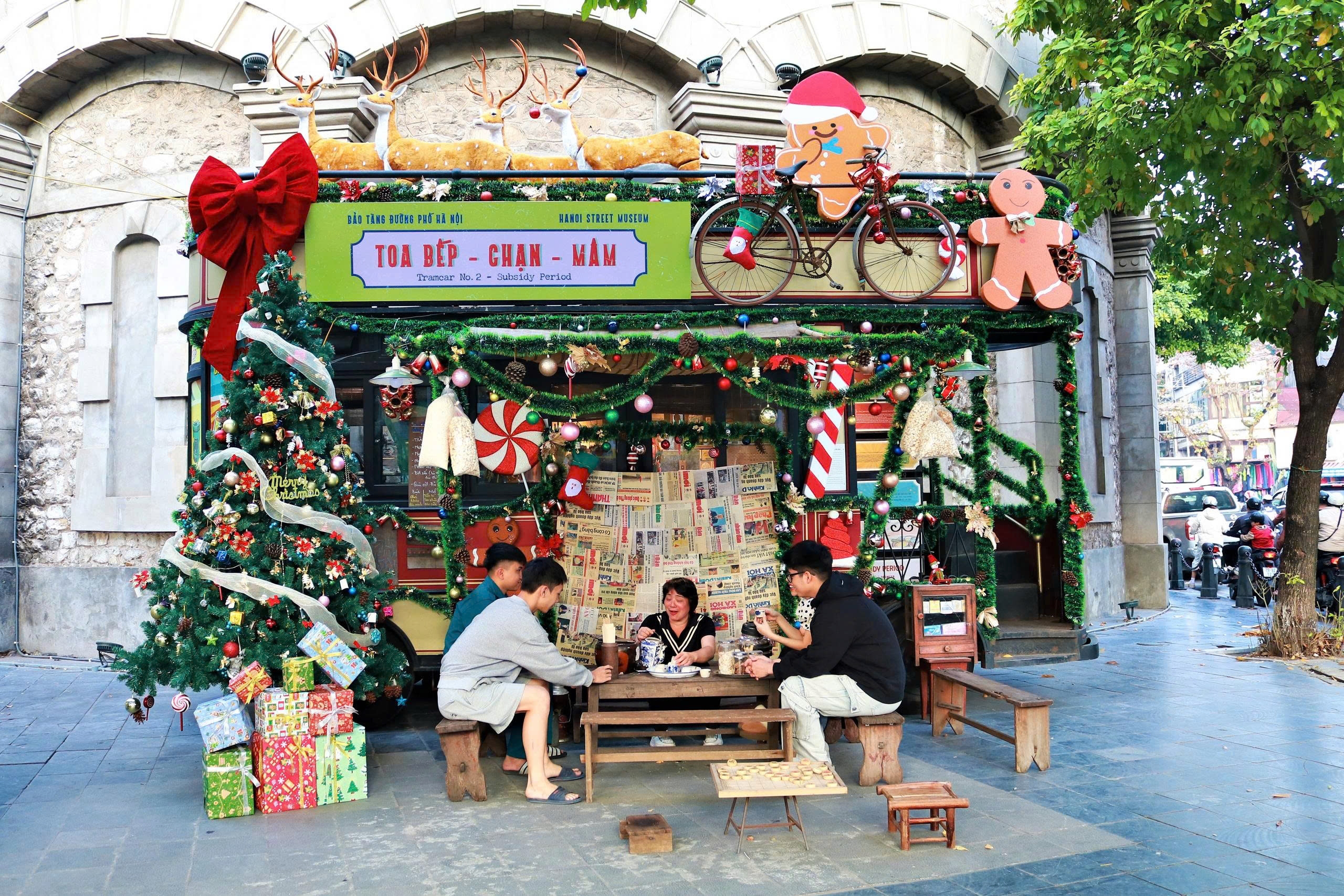 Giới trẻ Hà thành mê mẩn với không gian đón Giáng sinh 