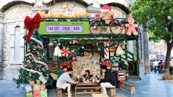 Giới trẻ Hà thành mê mẩn với không gian đón Giáng sinh 