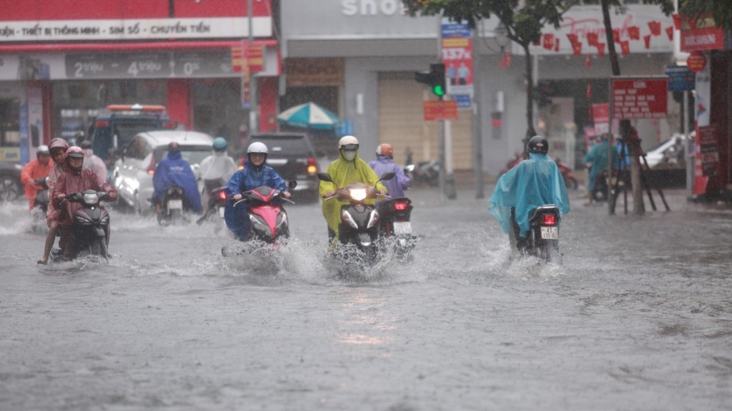 Thời tiết ngày 23/12: Bắc bộ duy trì rét về đêm, Trung bộ mưa lớn tiếp diễn