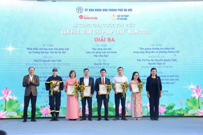 Để văn hóa tuân thủ pháp luật thấm tới từng người dân...