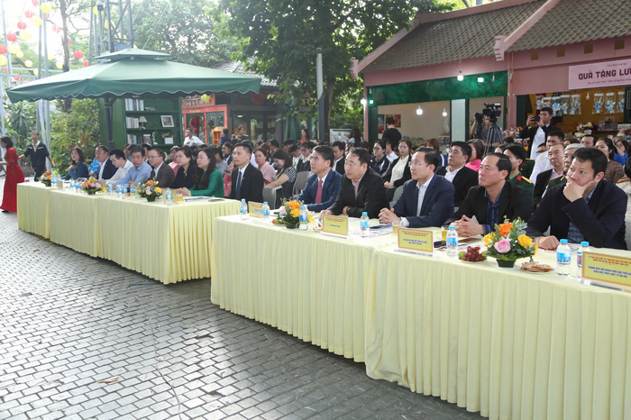 Để văn hóa tuân thủ pháp luật thấm tới từng người dân...