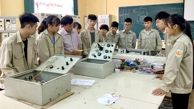 Chế độ phụ cấp nhà giáo trong cơ sở giáo dục nghề nghiệp công lập