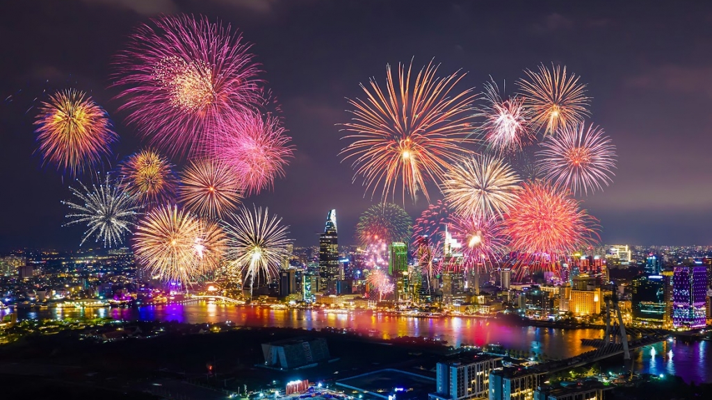 Đề xuất hoán đổi ngày làm việc để nghỉ Tết Dương lịch kéo dài 4 ngày