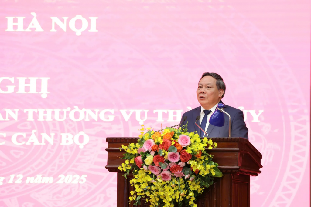 Phó Bí thư Thường trực Thành ủy Nguyễn Văn Phong phát biểu tại hội nghị. Phó Bí thư Thường trực Thành ủy Nguyễn Văn Phong phát biểu tại hội nghị.