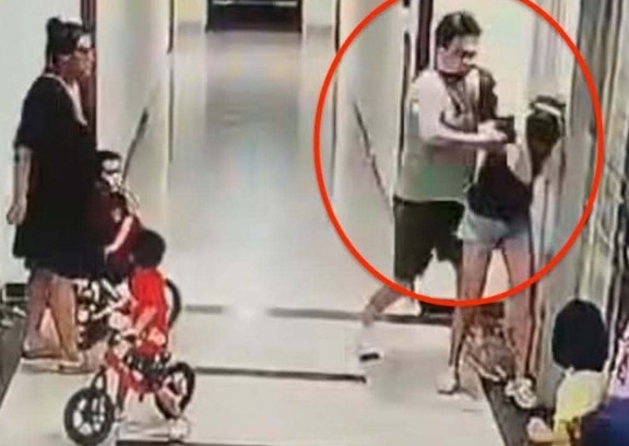 Nam thanh niên hành hung cô gái ở chung cư Hà Nội sắp hầu tòa