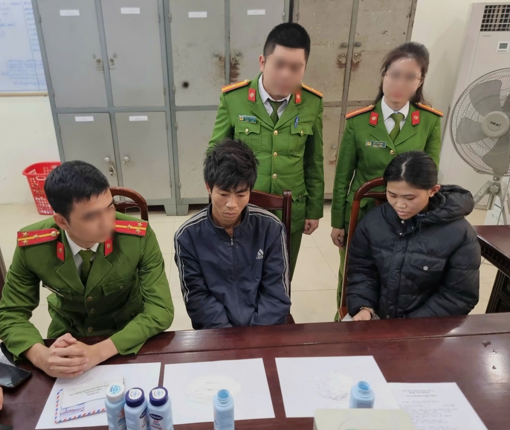 Hai đối tượng bị bắt giữ. Ảnh: CQCA