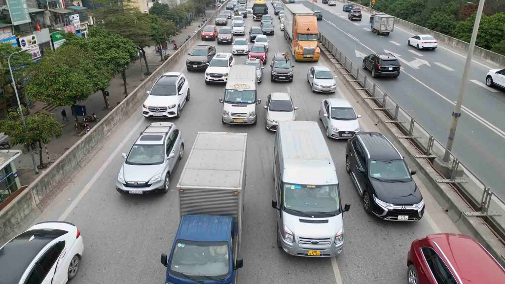 Hà Nội thí điểm hạn chế phương tiện trên Vành đai 3 trên cao trong giờ cao điểm từ năm 2026