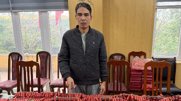 Hà Nội: Bắt giữ 2 đối tượng tàng trữ, mua bán pháo nổ