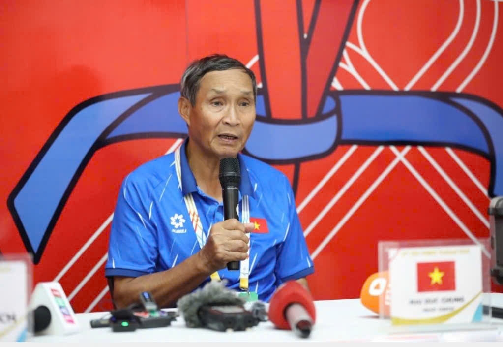 Huấn luyện viên Mai Đức Chung tiếp tục đồng hành cùng đội tuyển bóng đá nữ quốc gia