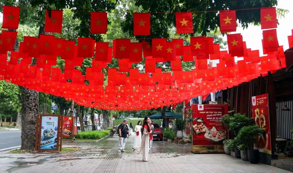 Chạm vào yêu thương dịu dàng