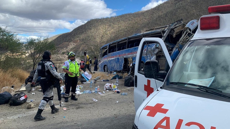 Xe buýt gặp tai nạn nghiêm trọng khiến 10 người tử vong