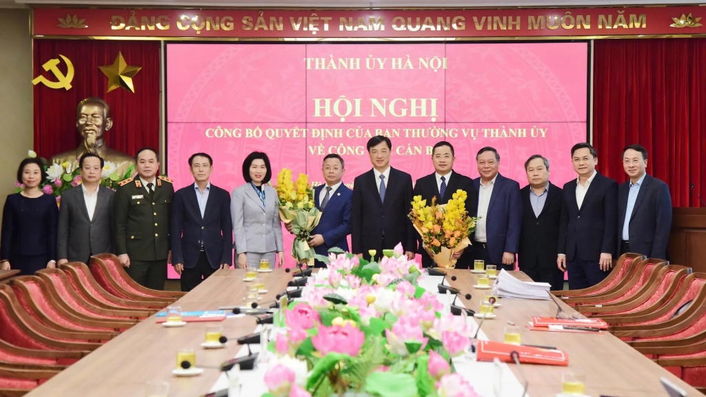Công bố 2 quyết định của Ban Thường vụ Thành uỷ Hà Nội về công tác cán bộ