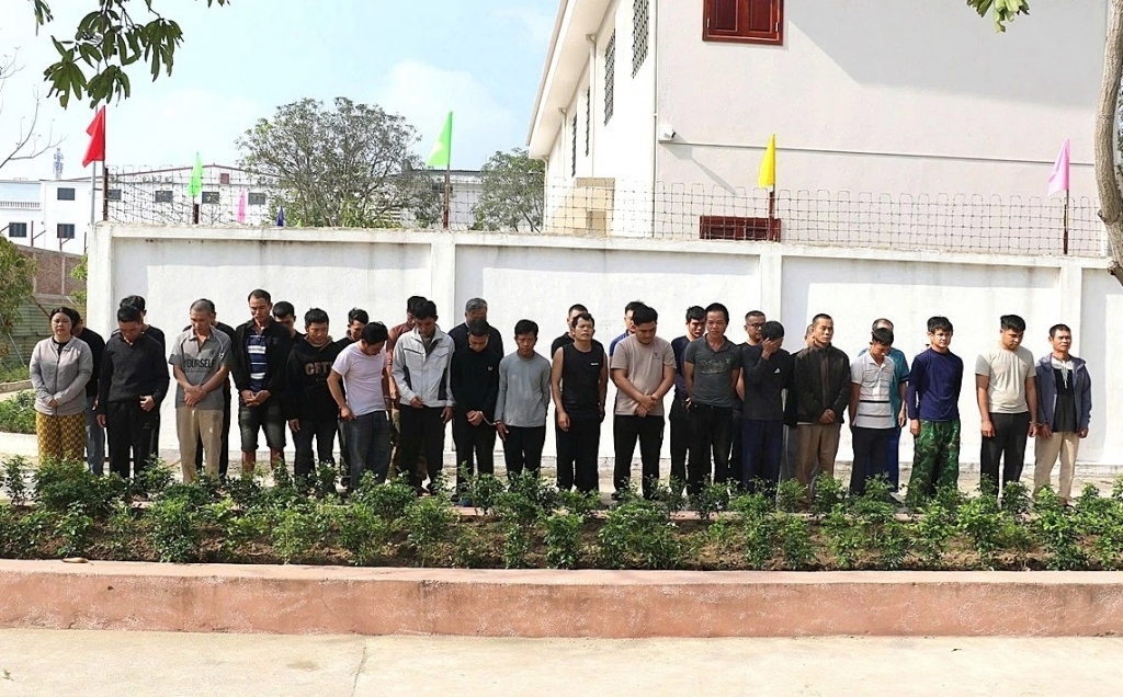 Chế tài xử lý các đối tượng mua bán vũ khí quân dụng