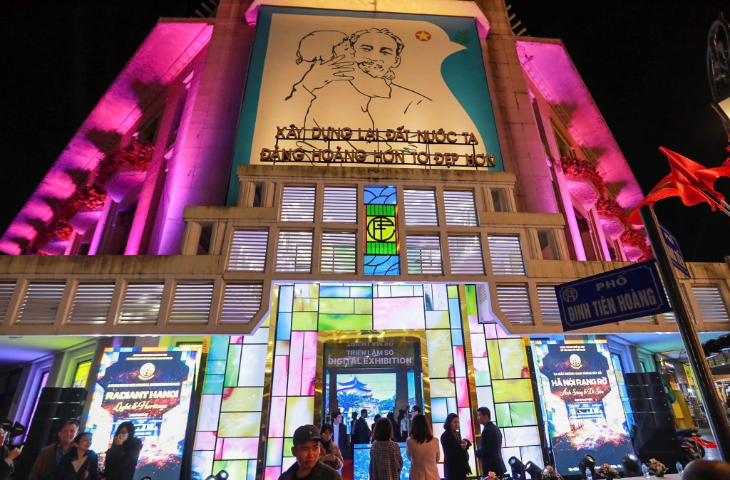 Đặc sắc không gian triển lãm số “Hà Nội Rạng rỡ - Ánh sáng và Di sản” đón Tết Dương lịch 2026
