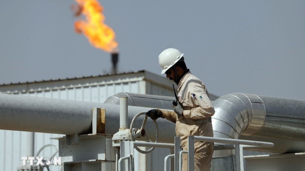 Giá xăng dầu hôm nay 27/12/2025: giá dầu thế giới tiếp tục giảm