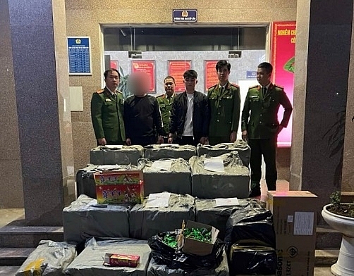 Khởi tố 2 đối tượng mua bán hơn 250kg pháo nổ trái phép