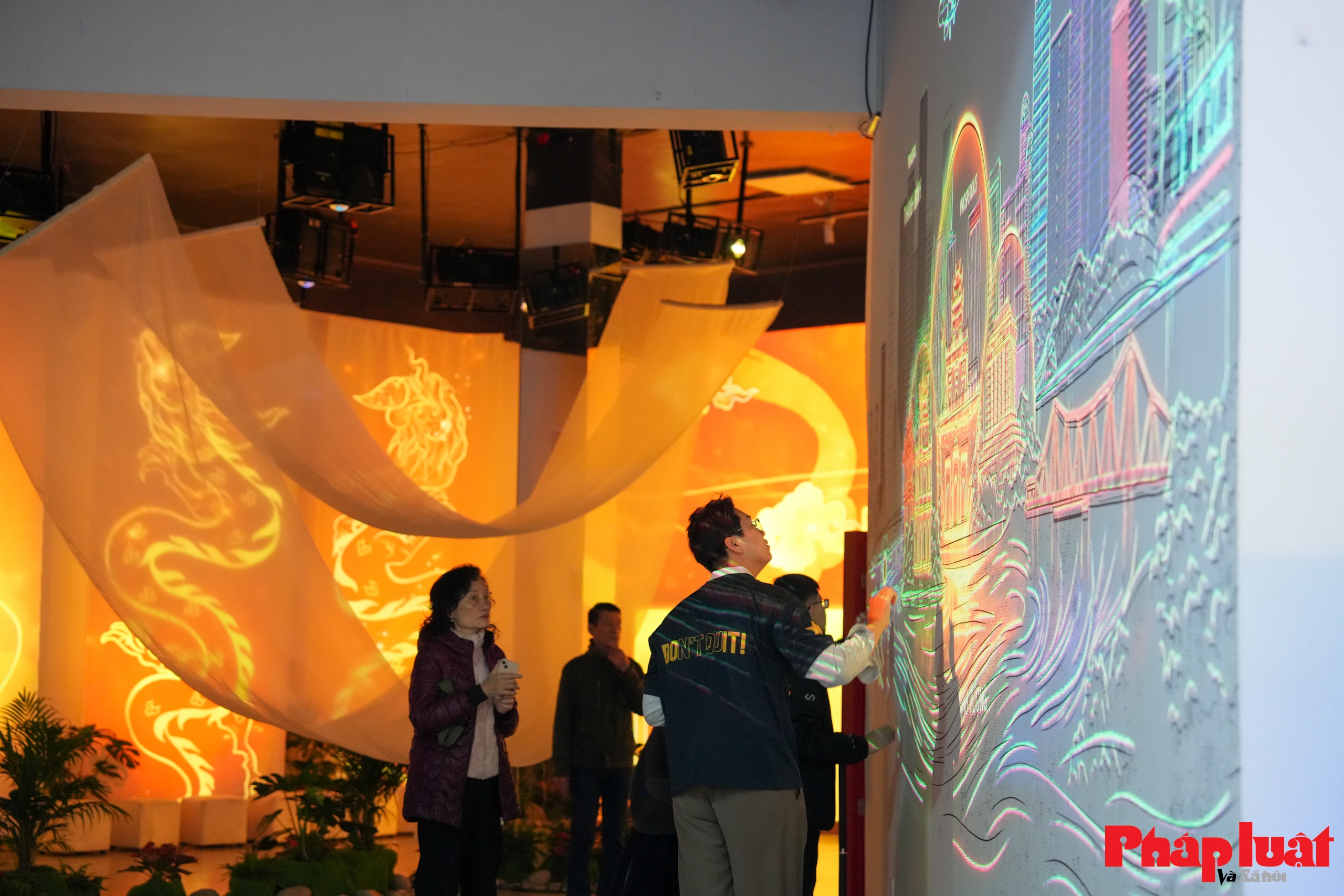 Hà Nội kể chuyện di sản bằng ánh sáng và công nghệ số