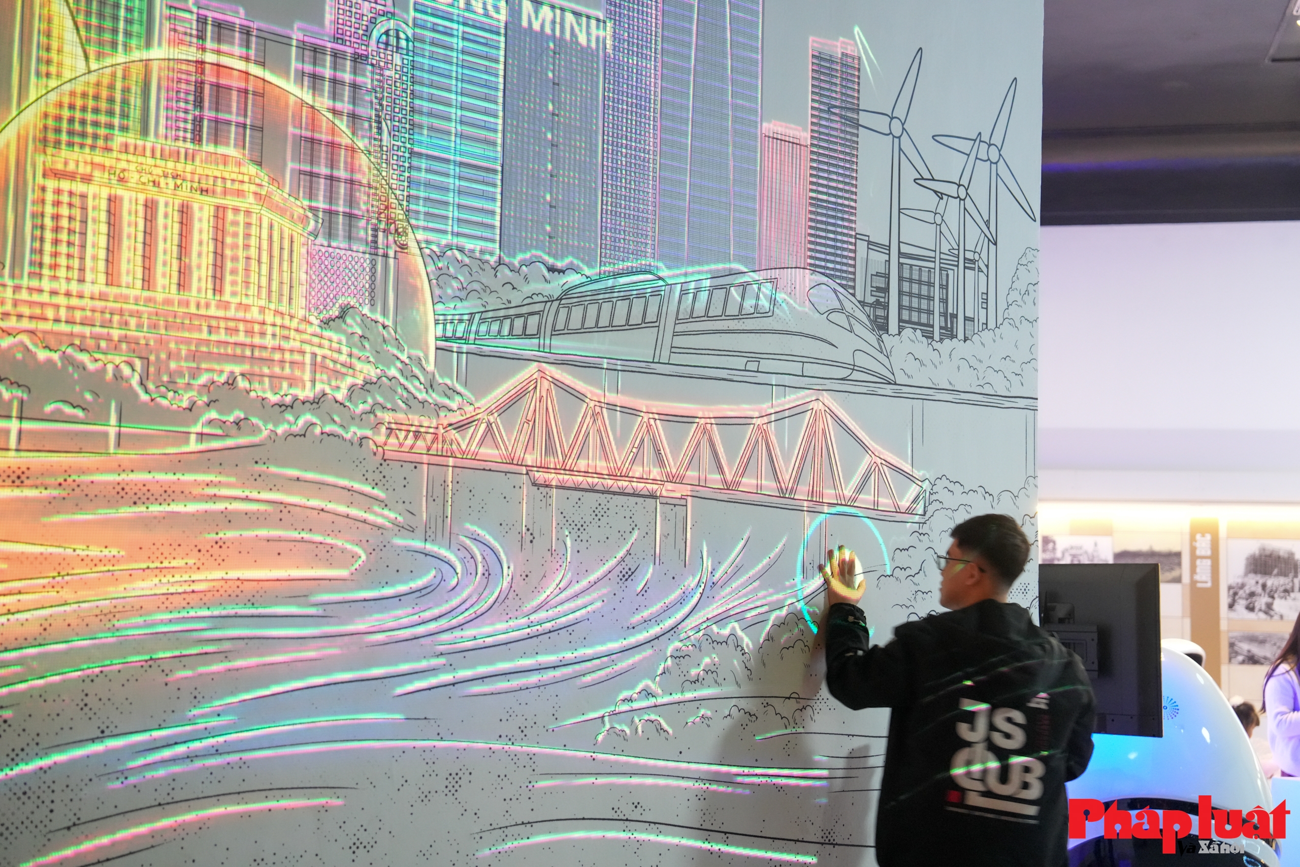 Hà Nội kể chuyện di sản bằng ánh sáng và công nghệ số