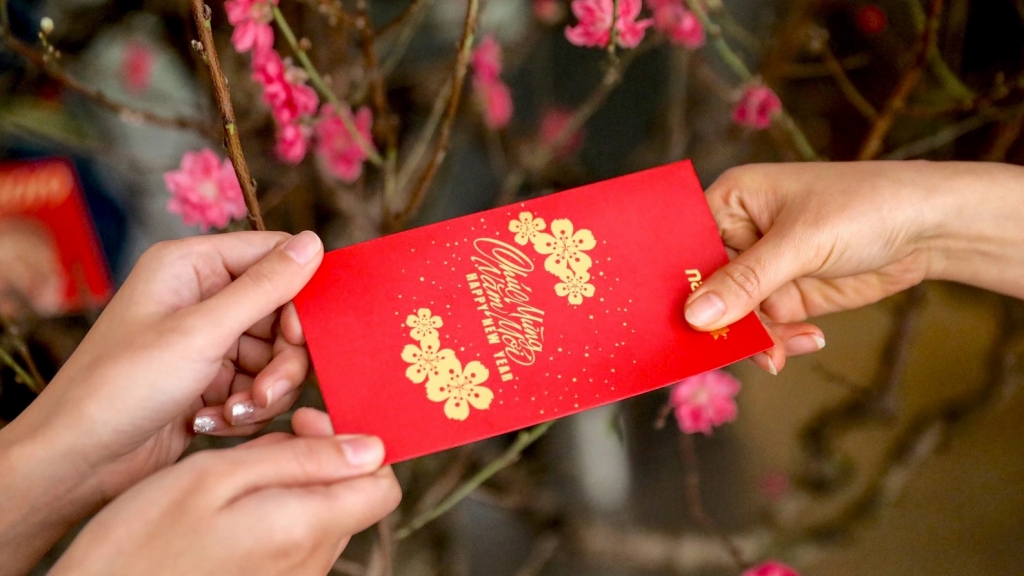 Tặng quà Tết Bính Ngọ 2026 cho người có công và đối tượng yếu thế