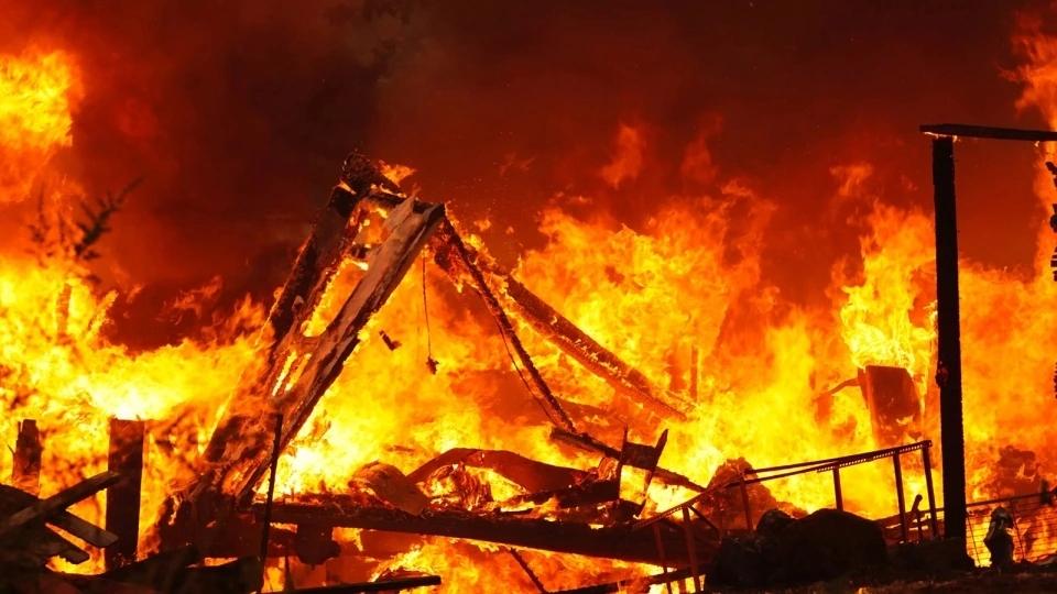 Cháy lớn viện dưỡng lão khiến 16 người tử vong