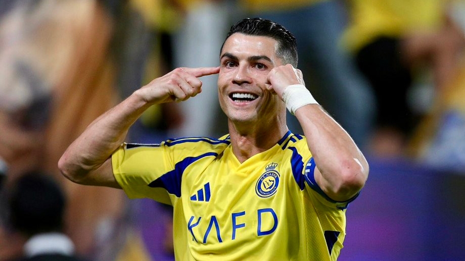 Ronaldo giữ vững vị trí số 1 thế giới về lương thưởng cho cầu thủ bóng đá