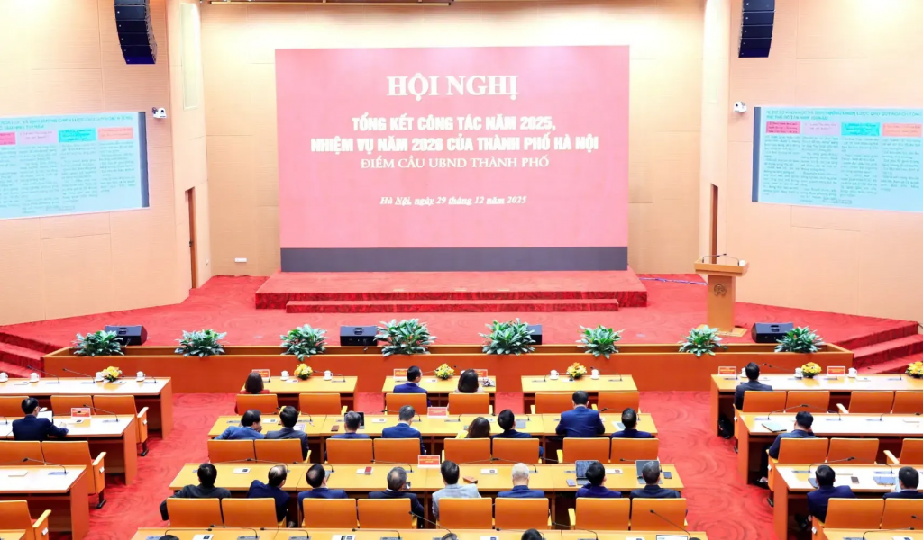 Quang cảnh hội nghị tại điểm cầu UBND Thành phố