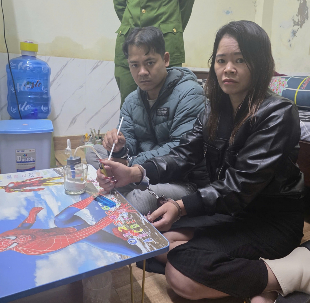 Hai đối tượng Nguyễn Đức Việt và Triệu Thị Náy. Ảnh: CQCA