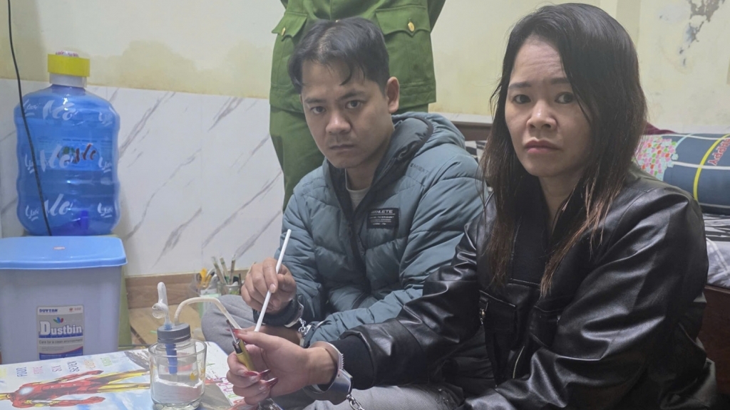 Bí mật của đôi nam nữ lúc rạng sáng ở Quảng Ninh