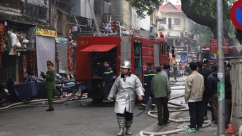Hà Nội: cháy nhà dân trên phố Hàng Mã