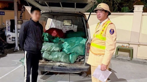 Chặn đứng gần 1 tấn chân gà bẩn chuẩn bị tuồn lên bàn nhậu