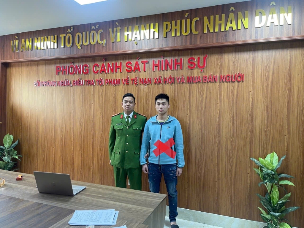 Đối tượng Hoàng Văn Đạt tại Đội 4 - Phòng Cảnh sát hình sự