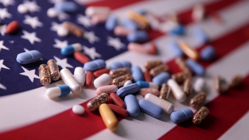 Hơn 350 loại thuốc tại Mỹ dự kiến tăng giá trong năm 2026, bất chấp sức ép từ Nhà Trắng