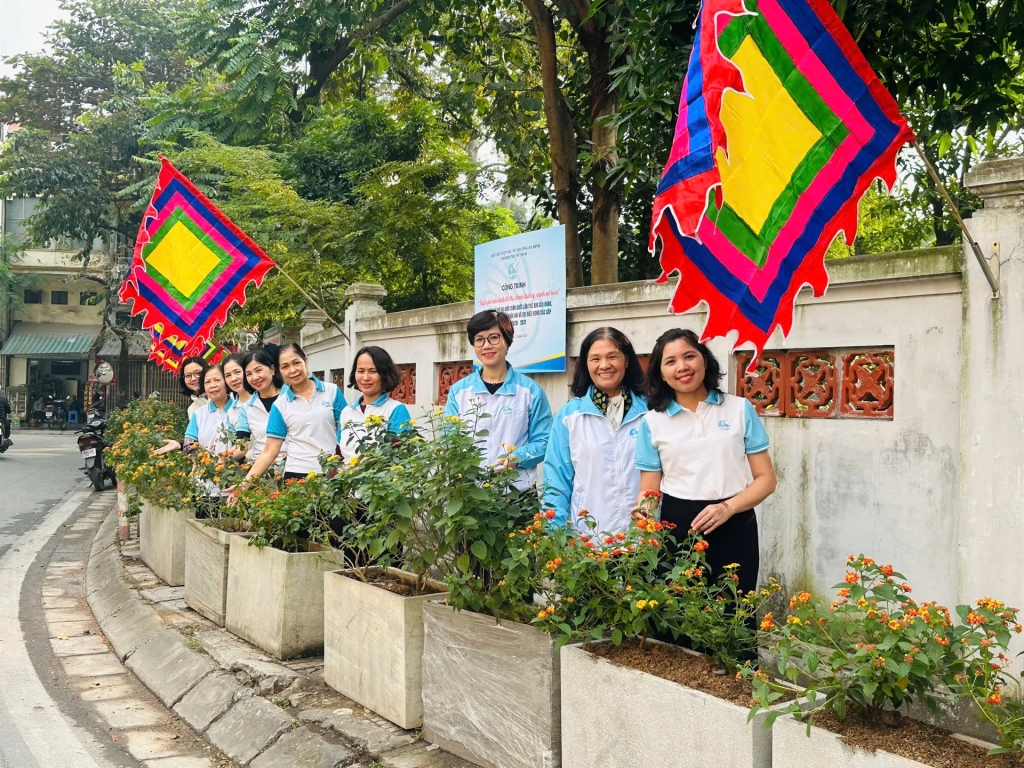 Đoạn đường xanh nở hoa trên tuyến phố Ngọc Hà (phường Ba Đình, Hà Nội). Ảnh: T.Đ Đoạn đường xanh nở hoa trên tuyến phố Ngọc Hà (phường Ba Đình, Hà Nội). Ảnh: T.Đ