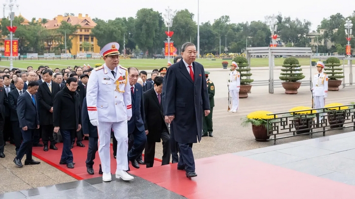 Lãnh đạo Đảng, Nhà nước vào Lăng viếng Chủ tịch Hồ Chí Minh nhân kỷ niệm 80 năm Ngày Tổng tuyển cử đầu tiên