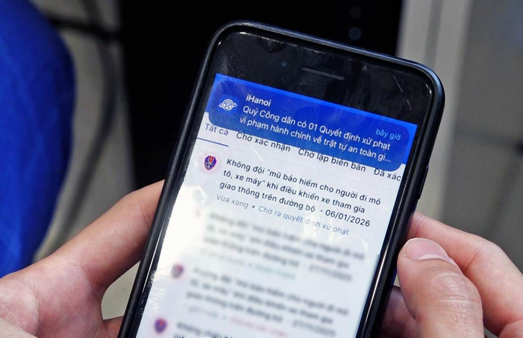 Công dân sẽ nhận thông báo về Quyết định xử phạt trên iHanoi.