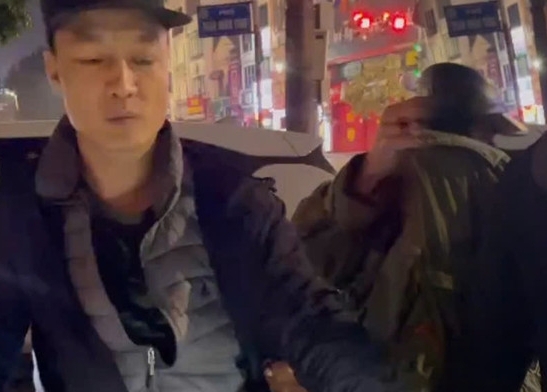 Người đàn ông đi xe Honda SH với biểu hiện bất minh, lộ mang theo ma túy