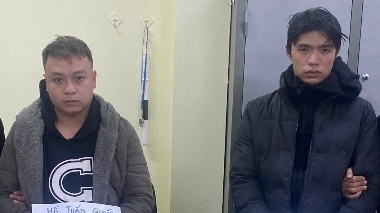 Bắt bộ đôi rủ nhau đột nhập cửa hàng điện thoại trong đêm