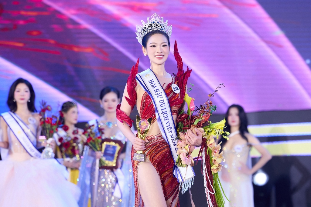 Màn ứng xử song ngữ xuất sắc, Nguyễn Phương Linh đăng quang Hoa hậu Du lịch Việt Nam 2026 Màn ứng xử song ngữ xuất sắc, Nguyễn Phương Linh đăng quang Hoa hậu Du lịch Việt Nam 2026