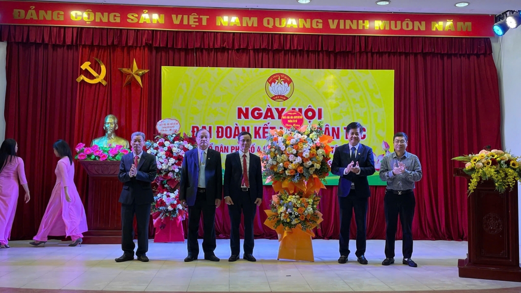 Chi bộ 4 (Nhật Tân) hoàn thành xuất sắc nhiệm vụ năm 2025