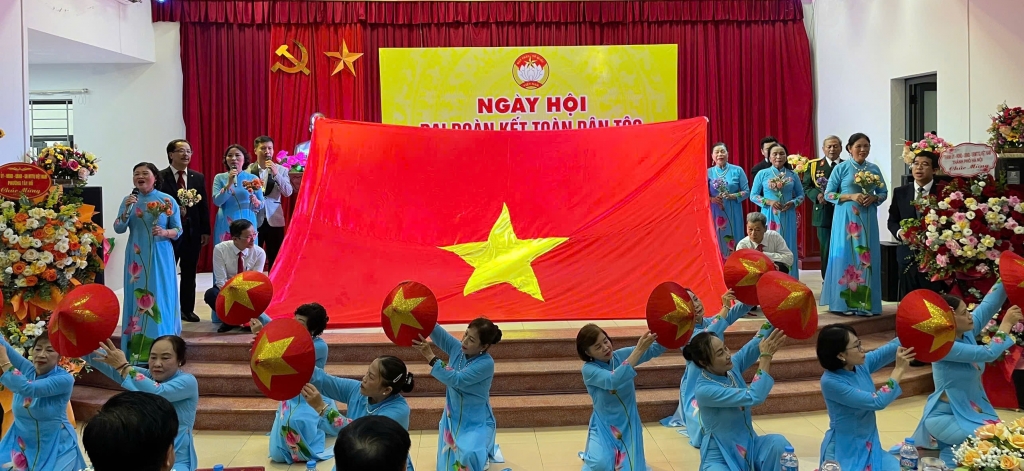 Chi bộ 4 (Nhật Tân) hoàn thành xuất sắc nhiệm vụ năm 2025