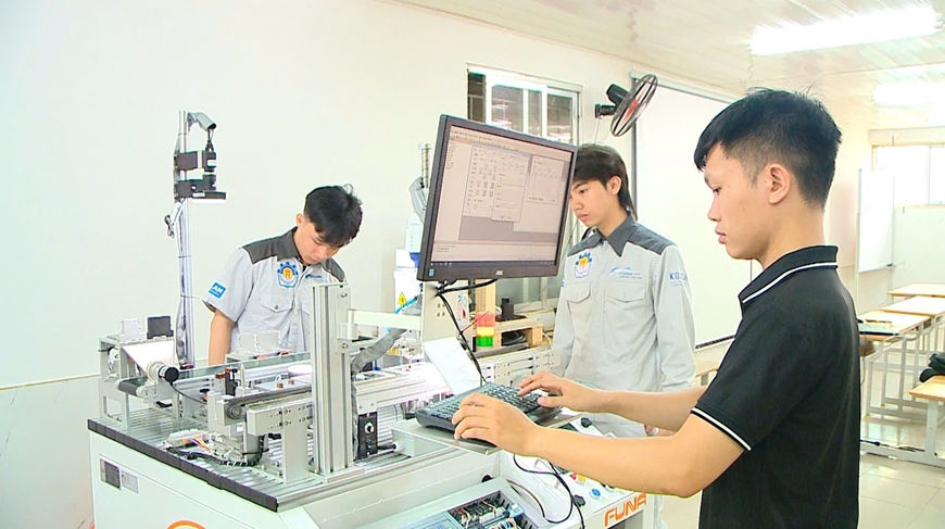 Ban hành tiêu chí nhân lực công nghệ số chất lượng cao. Ảnh: PV